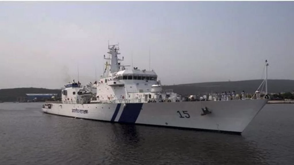 Defence Ministry signs Rs 19,600 cr deal for 11 patrol vessels, 6 missile vessels